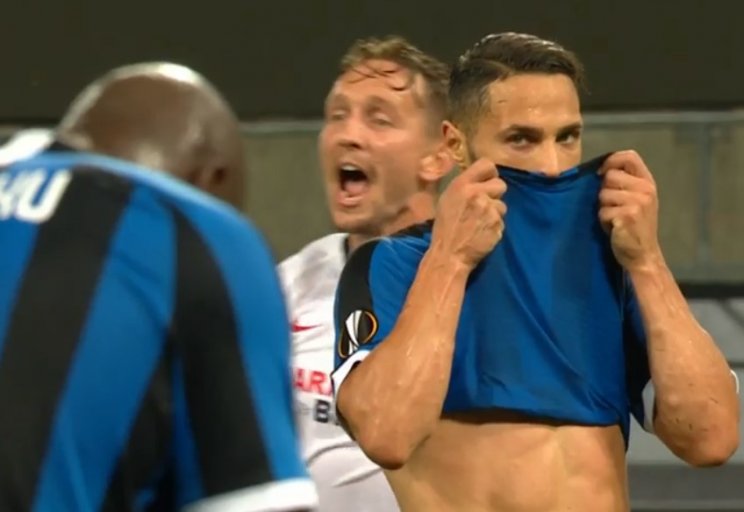 Лукаку забил в свои ворота и подарил «Севильи» победу в Лиге Европы (голы, видео)