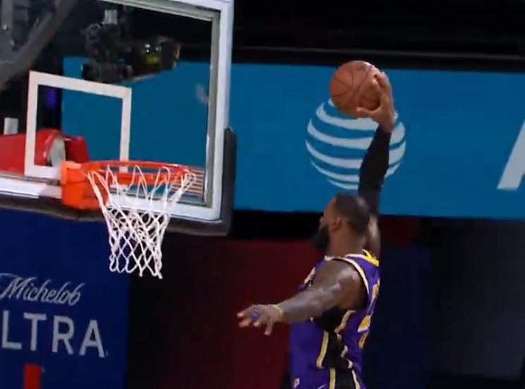 «Хьюстон» выиграл в 1-м матче у «Лейкерс» (обзор, видео)