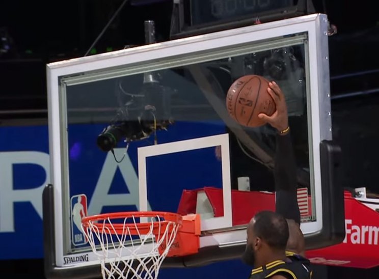 Джеймс и Дэвис продолжают тащить «Лейкерс» (1-1 в серии с «Хьюстоном»)