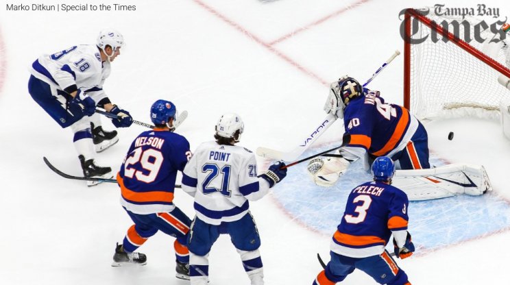 «Тампа» за 12 секунд забила 2 шайбы «Айлендерс», у Василевского голевой пас (видео)