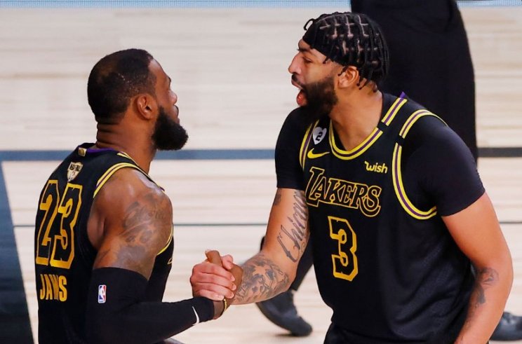 «Лейкерс» вновь победил «Майами» - 2 шага до титула НБА (Видео)