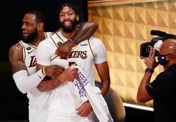«Лейкерс» обыграл «Майами» в 6-м матче - у Леброна 4-й титул чемпиона НБА (Видео)