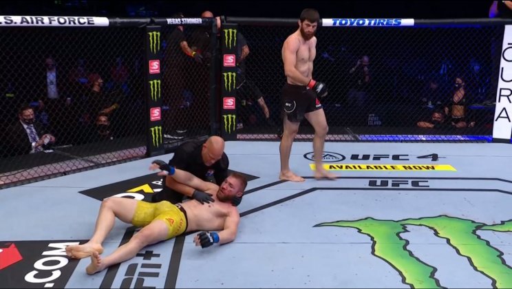 Анкалаев жестко нокаутировал Куцелабу на UFC (Видео) Анкалаев жестко нокаутировал Куцелабу на UFC (Видео)