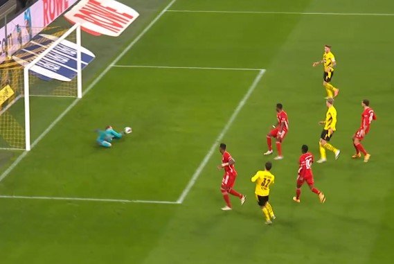 «Бавария» одержала волевую победу против «Боруссии» (голы, видео)