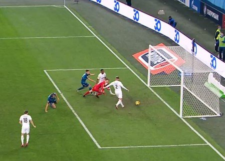 Дзюба смазал пенальти, но забил победный гол в ворота «Краснодара» (Видео) Дзюба смазал пенальти, но забил победный гол в ворота «Краснодара» (Видео)