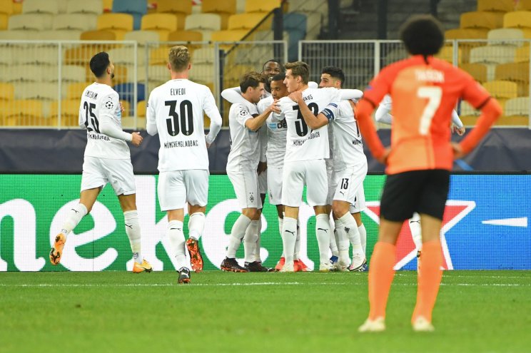 Боруссия М празднует гол в ворота соперника