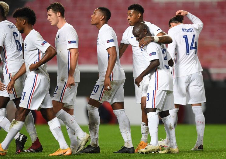 Франция празднует гол в ворота Португалии