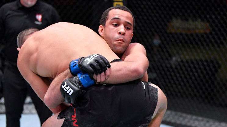 Левитт одержал победу слэмом за 22 секунды (UFC, видео)