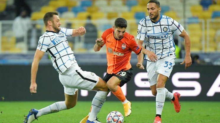 Борьба в центре поля