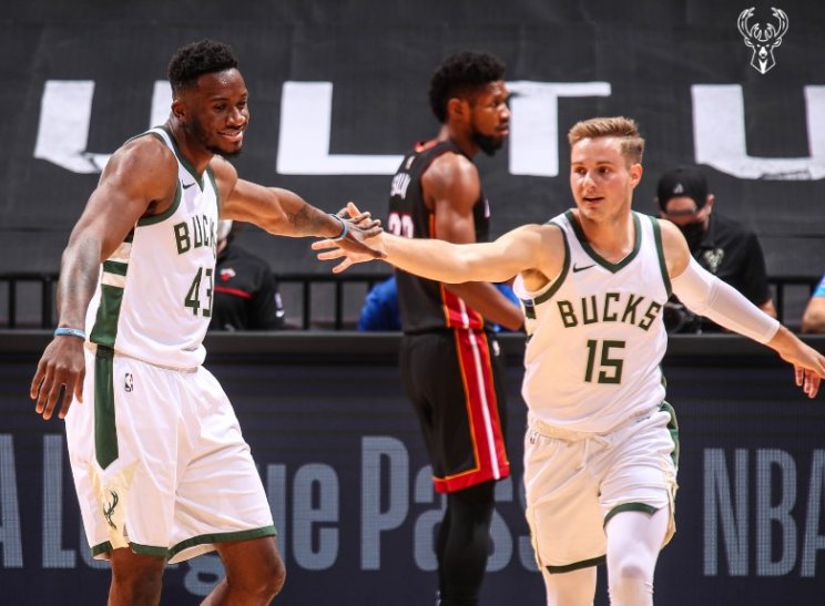 «Милуоки» обновил рекорд НБА по «трешкам» за матч - 29 (Видео)