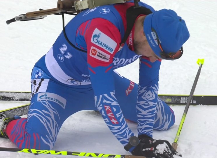 Логинов выиграл индивидуальную гонку в Антхольце, даже сломав палку (Видео)