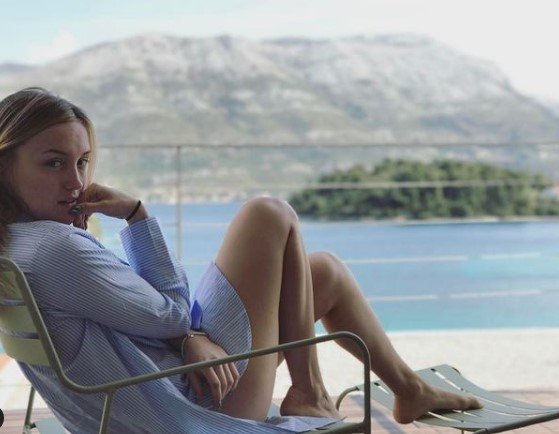 Жюстин Дюфур-Лапуант: летние фото в купальнике (Инстаграм) Жюстин Дюфур-Лапуант: летние фото в купальнике (Инстаграм)