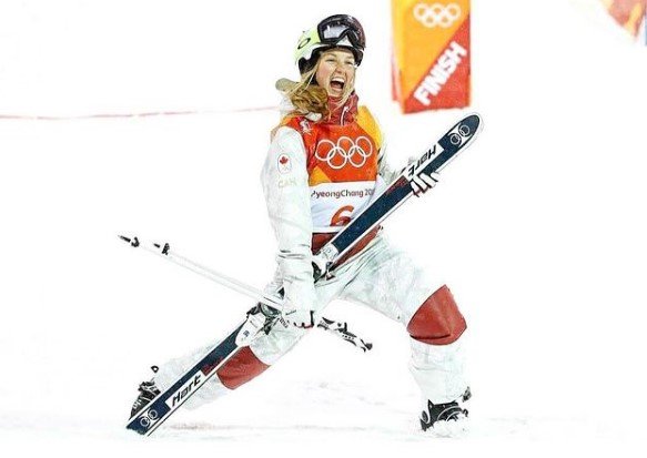 Жюстин Дюфур-Лапуант: летние фото в купальнике (Инстаграм) Жюстин Дюфур-Лапуант: летние фото в купальнике (Инстаграм)