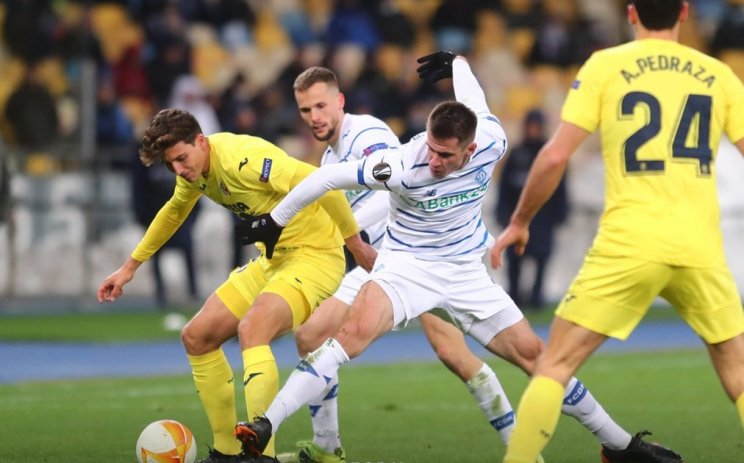 Борьба игроков Динамо и Вильярреала