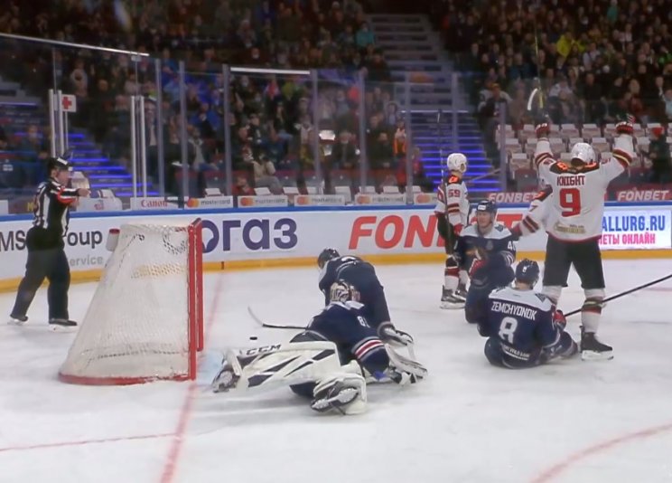 «Авангард» разгромил на выезде «Металлург» и закрыл серию 4-2 (Видео)