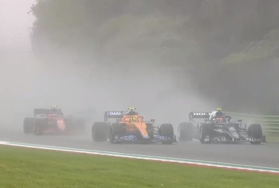 Ферстаппен выиграл Гран-при Эмилии-Романьи, Хэмилтон - второй Ферстаппен выиграл Гран-при Эмилии-Романьи, Хэмилтон - второй