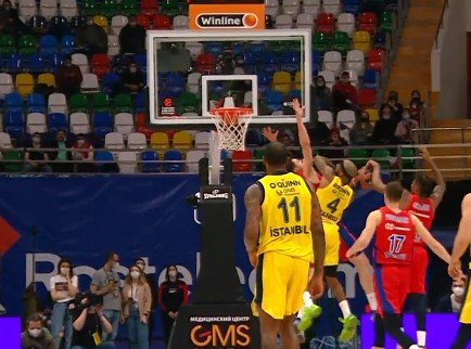 Евролига: ЦСКА выиграл у «Фенербахче» и повел 1-0 в серии (1/4 финала) Евролига: ЦСКА выиграл у «Фенербахче» и повел 1-0 в серии (1/4 финала)