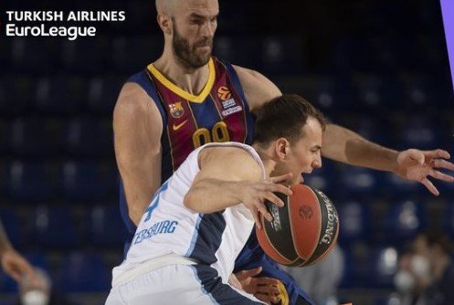 «Зенит» сенсационно выиграл у «Барселоны» в 1-й игре 1/4 финала (Евролига) «Зенит» сенсационно выиграл у «Барселоны» в 1-й игре 1/4 финала (Евролига)