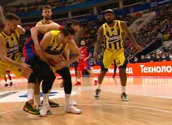 ЦСКА повторно обыграл «Фенербахче» в 1/4 финала Евролиги (Видео)