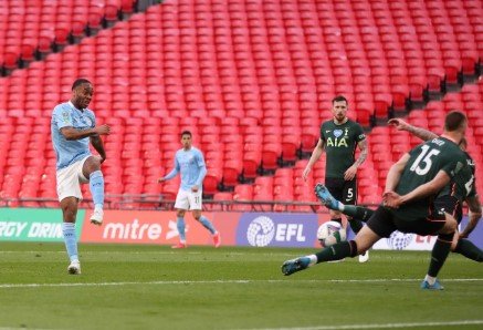 Гол Лапорта принес «Ман Сити» победу в Кубке английской лиги (Видео) Гол Лапорта принес «Ман Сити» победу в Кубке английской лиги (Видео)