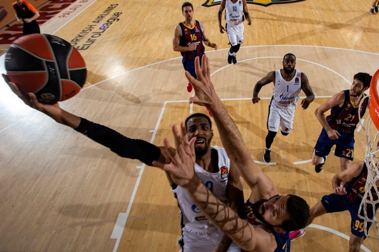 Холлинз против Миротича