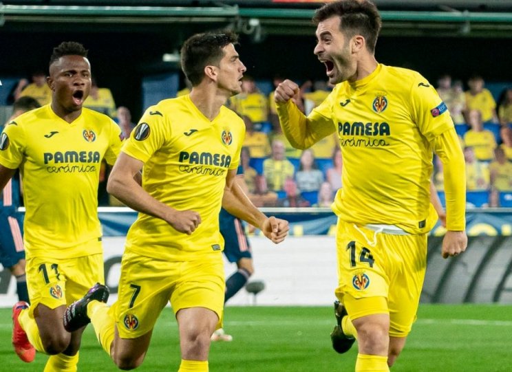 Вильярреал празднует гол Тригероса