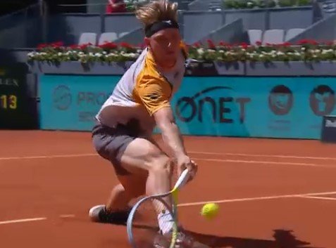 Медведев в 3-х сетах дожал Давидовича-Фокину и вышел в 1/8 финала «Мастерса» в Мадриде