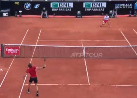 Рим, 1/4 финала: Циципас проиграл Джоковичу - не смог подать на матч Рим, 1/4 финала: Циципас проиграл Джоковичу - не смог подать на матч