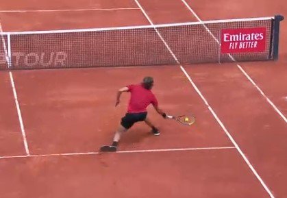 Рим, 1/4 финала: Циципас проиграл Джоковичу - не смог подать на матч Рим, 1/4 финала: Циципас проиграл Джоковичу - не смог подать на матч