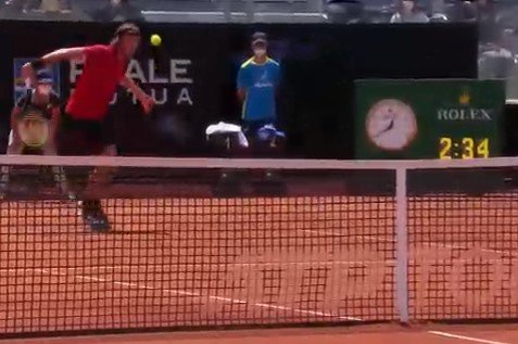 Рим, 1/4 финала: Циципас проиграл Джоковичу - не смог подать на матч Рим, 1/4 финала: Циципас проиграл Джоковичу - не смог подать на матч