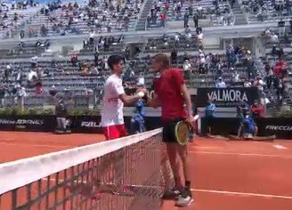 Рим, 1/4 финала: Циципас проиграл Джоковичу - не смог подать на матч Рим, 1/4 финала: Циципас проиграл Джоковичу - не смог подать на матч