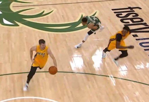 «Милуоки» повел 1-0 в серии с «Майами» (плей-офф НБА, видео)