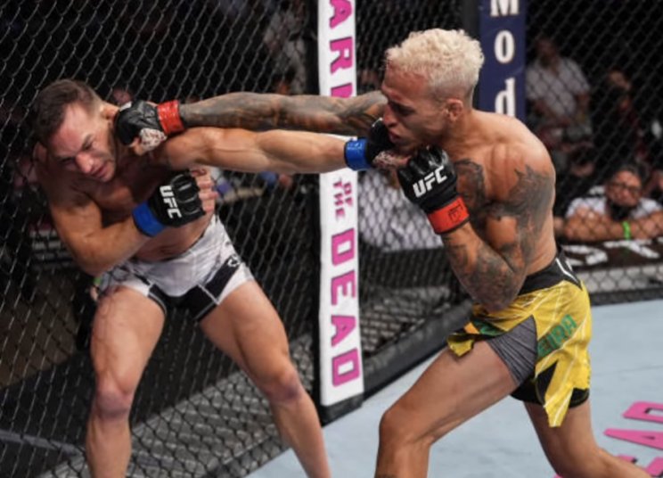 Оливейра нокаутировал Чандлера - новый чемпион UFC в легком весе (Видео)