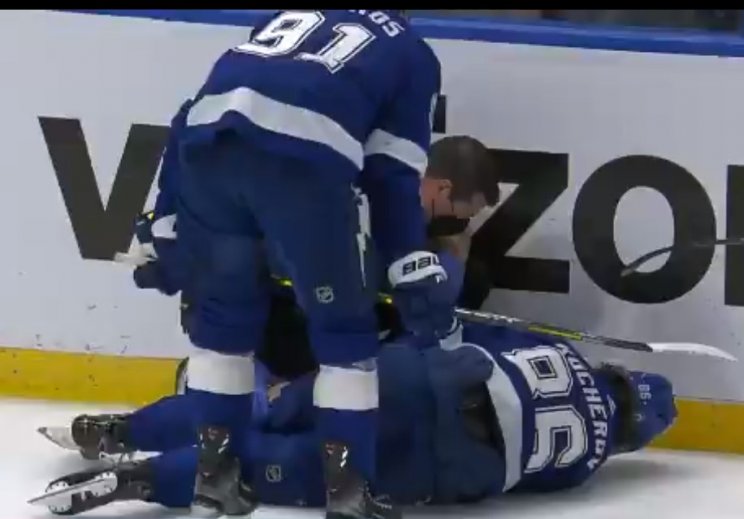 Кучеров (1 + 3) помог «Тампе» обыграть «Флориду», но получил травму (Видео)