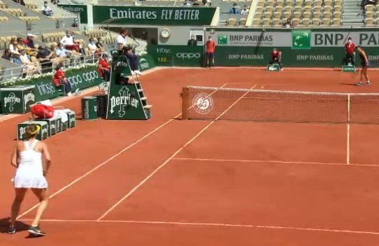 Павлюченкова дожала Азаренку: волевая победа и выход в 1/4 финала «РГ»