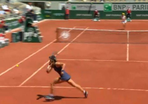 Павлюченкова дожала Азаренку: волевая победа и выход в 1/4 финала «РГ»