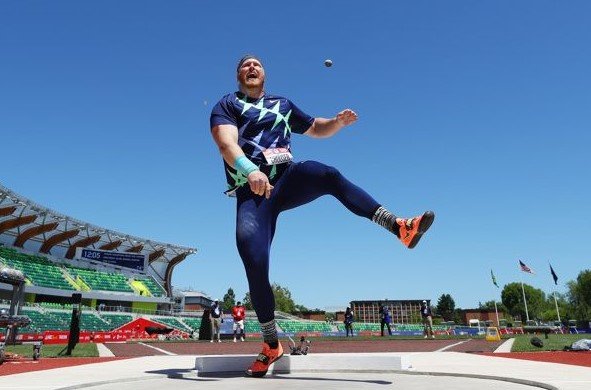 Краузер толкнул ядро на 23,37 м - побит мировой рекорд 1990 года (Видео) Краузер толкнул ядро на 23,37 м - побит мировой рекорд 1990 года (Видео)