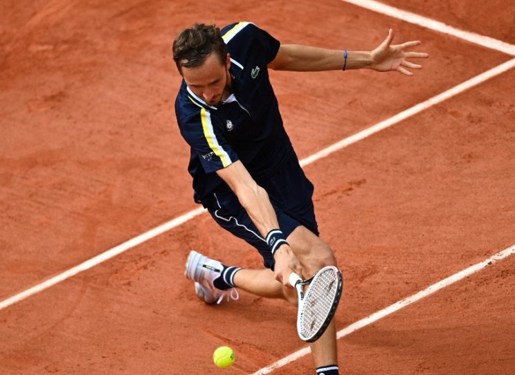 Медведев разгромил Гарина и вышел в 1/4 финала «Ролан Гаррос»