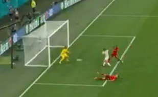 Швейцария не забила 3 пенальти подряд и пропустила Испанию в полуфинал Евро-2020 Швейцария не забила 3 пенальти подряд и пропустила Испанию в полуфинал Евро-2020