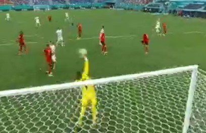 Швейцария не забила 3 пенальти подряд и пропустила Испанию в полуфинал Евро-2020 Швейцария не забила 3 пенальти подряд и пропустила Испанию в полуфинал Евро-2020