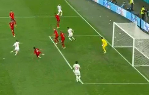 Швейцария не забила 3 пенальти подряд и пропустила Испанию в полуфинал Евро-2020 Швейцария не забила 3 пенальти подряд и пропустила Испанию в полуфинал Евро-2020