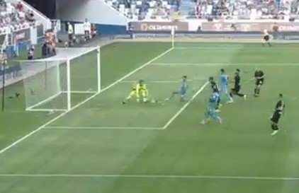 «Зенит» одержал сухую крупную победу над «Локо» в Суперкубке (голы, видео) «Зенит» одержал сухую крупную победу над «Локо» в Суперкубке (голы, видео)