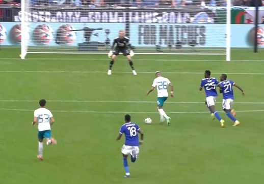 «Лестер» выиграл Суперкубок Англии, забив победный гол на 89 минуте (Видео) «Лестер» выиграл Суперкубок Англии, забив победный гол на 89 минуте (Видео)