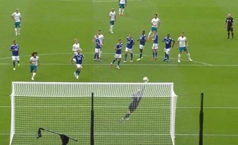 «Лестер» выиграл Суперкубок Англии, забив победный гол на 89 минуте (Видео) «Лестер» выиграл Суперкубок Англии, забив победный гол на 89 минуте (Видео)
