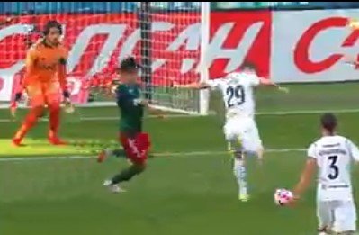 Дубль Смолова принес «Локо» победу над «Краснодаром» (голы, видео) Дубль Смолова принес «Локо» победу над «Краснодаром» (голы, видео)