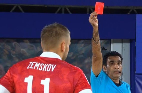 Россия победила Испанию и вышла в полуфинал ЧМ по пляжному футболу Россия победила Испанию и вышла в полуфинал ЧМ по пляжному футболу