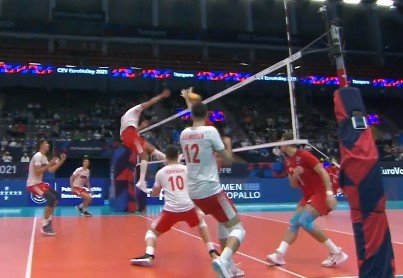 Сборная России по волейболу сенсационно проиграла Турции на ЧЕ