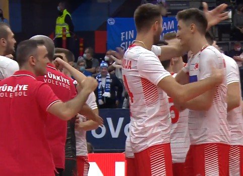 Сборная России по волейболу сенсационно проиграла Турции на ЧЕ