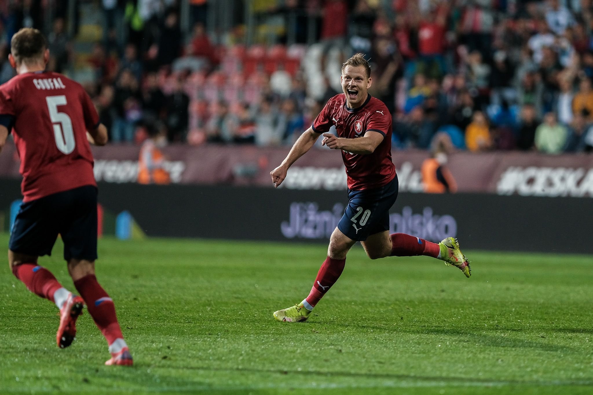 Выдра радуется голу в ворота Украины Выдра радуется голу в ворота Украины