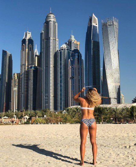 Далма Галфи: летние фото в купальнике (Инстаграм)